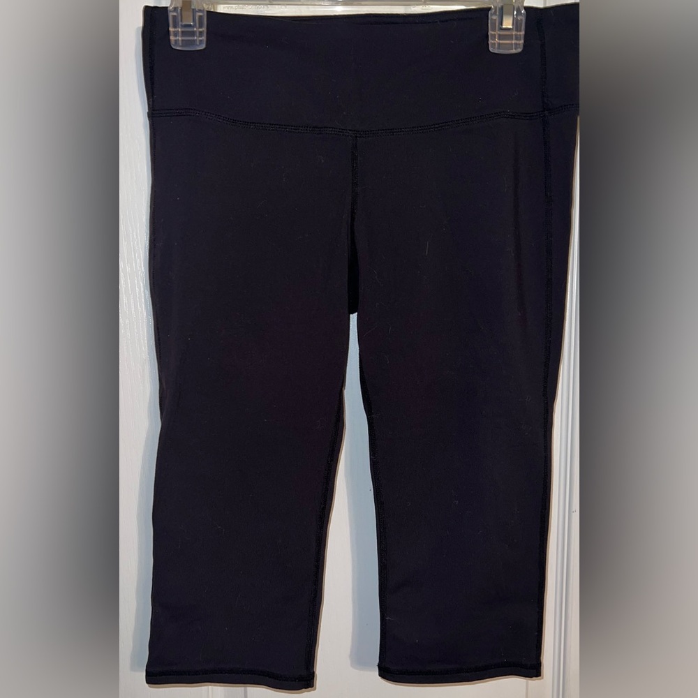 Athleta Capri Black Leggings Size M